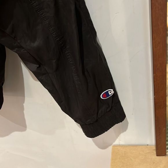 champion Lightweight Jacket - Picture 2 of 3